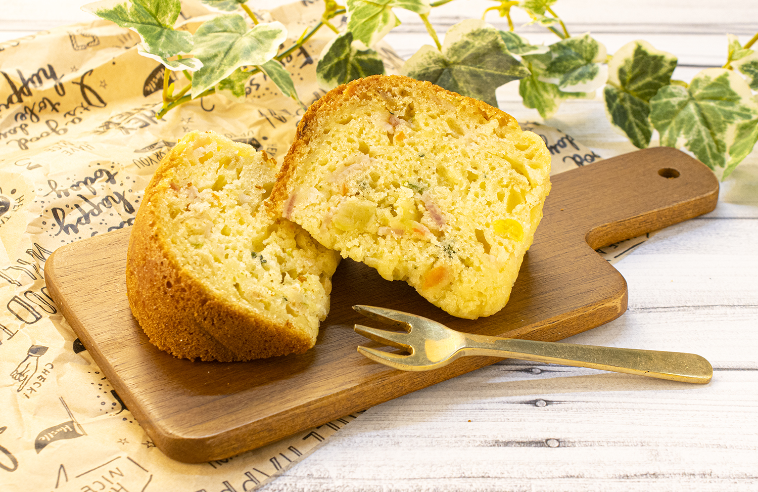 ホットケーキミックスで簡単！野菜たっぷり『ケークサレ』