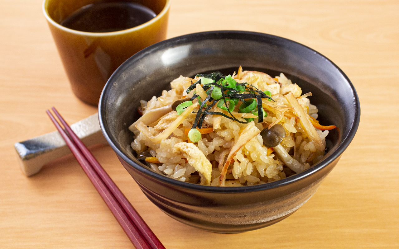 さきいかの旨味が広がる！真いかこがね炊き込みご飯